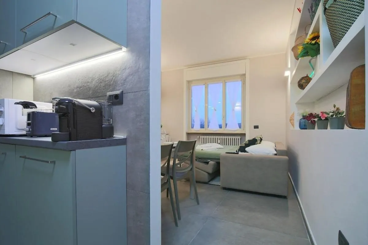 Wide & Bright 2 Bedroom Flat 50M From M4 Station Milan Italy